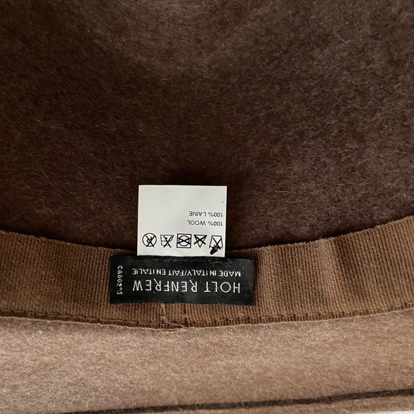 Holt Renfrew 100% wool hat - Picture 6 of 6